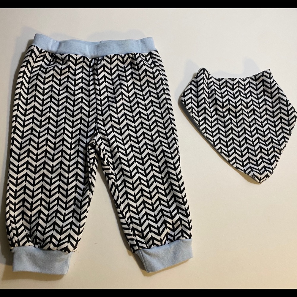 4/$10 Baby essential pants with matching bib